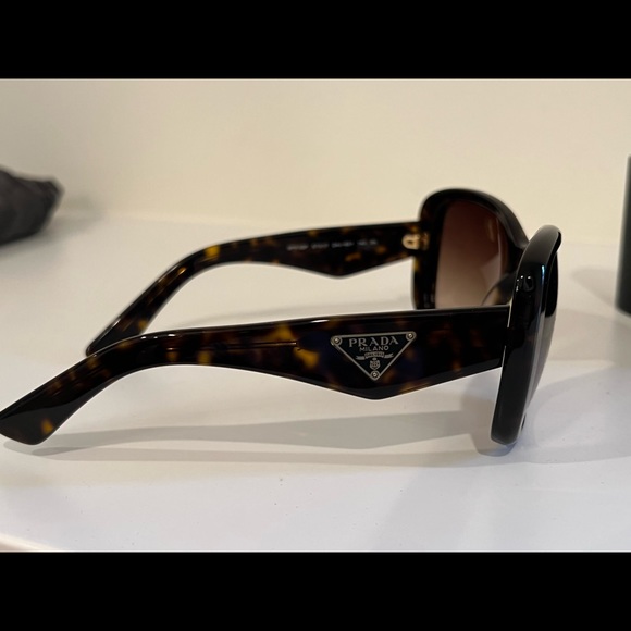 Vintage Prada Sunglasses - Picture 8 of 10